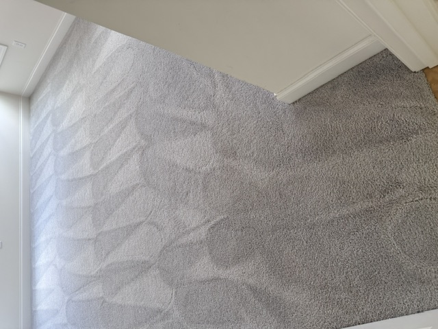After carpet cleaning: completed room detail